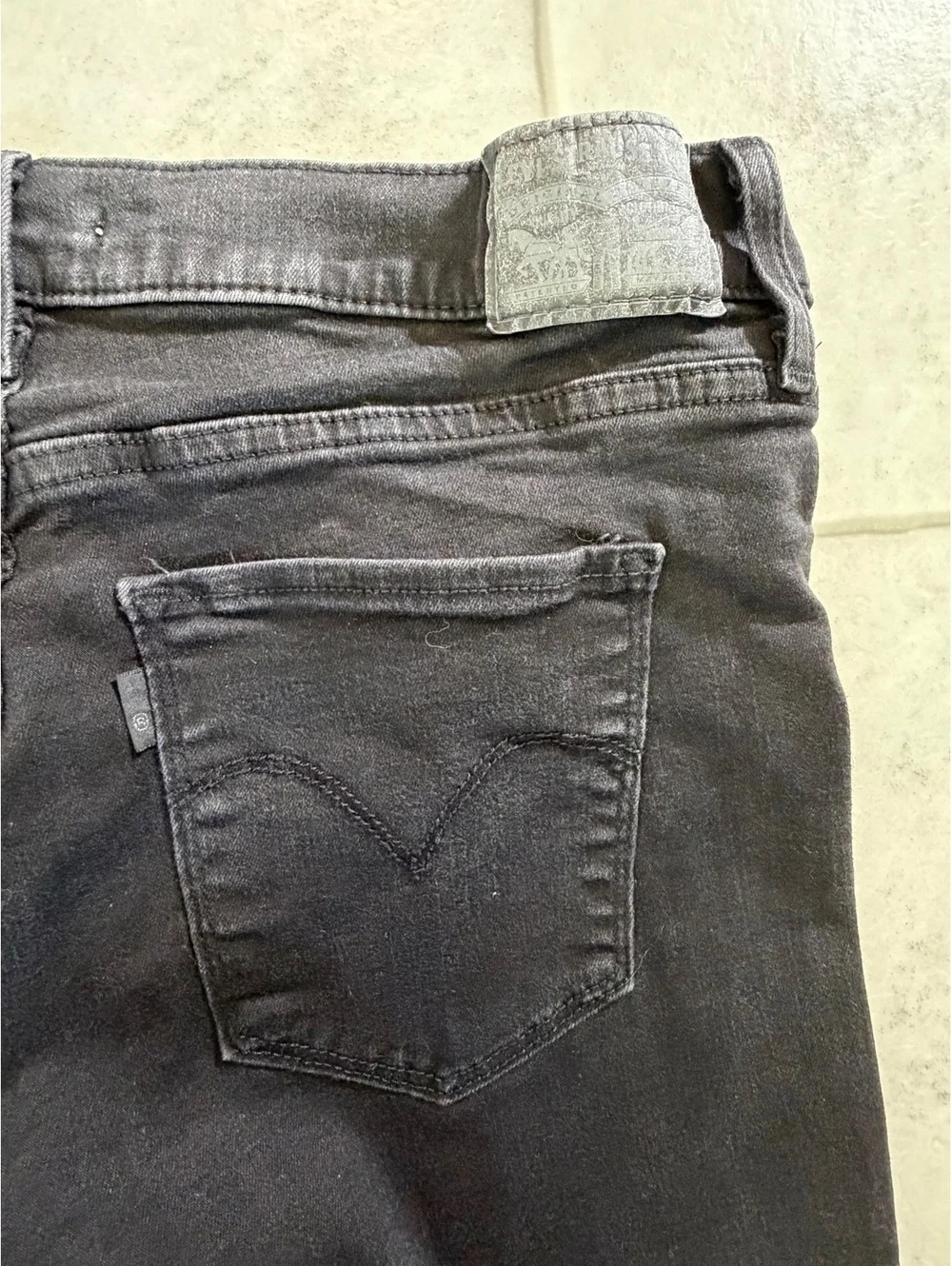 Levi's 312 Shaping Slim Black Jeans Size 32